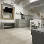 アパート Sun And Moon Apartments *