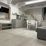 アパート Sun And Moon Apartments *